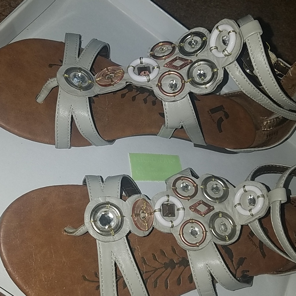 shoe - Picture 3 of 7